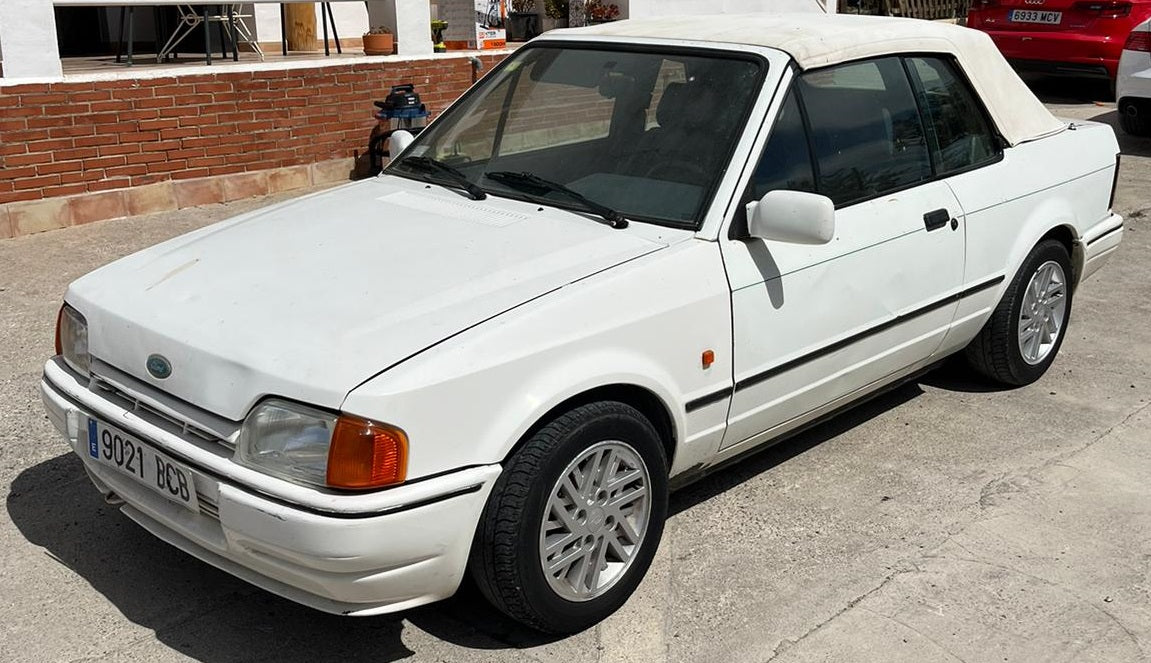 1990 Mk4 Ford Escort XR3i Cabrio - Limited Edition